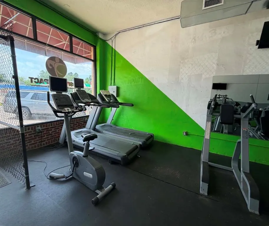 Photo 2 — 413 W Broadway Street, McLoud, OK 74851