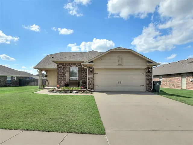 Photo 2 — 13305 SW 4th Street, Yukon, OK 73099