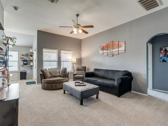 Photo 4 — 13305 SW 4th Street, Yukon, OK 73099