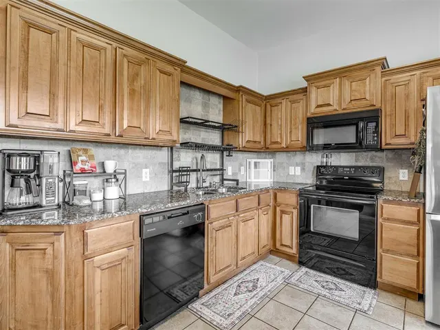 Photo 8 — 13305 SW 4th Street, Yukon, OK 73099