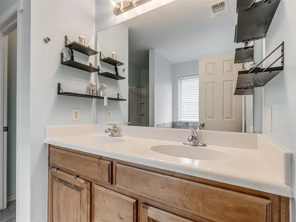 Photo 14 — 13305 SW 4th Street, Yukon, OK 73099