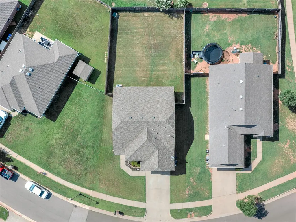Photo 33 — 13305 SW 4th Street, Yukon, OK 73099
