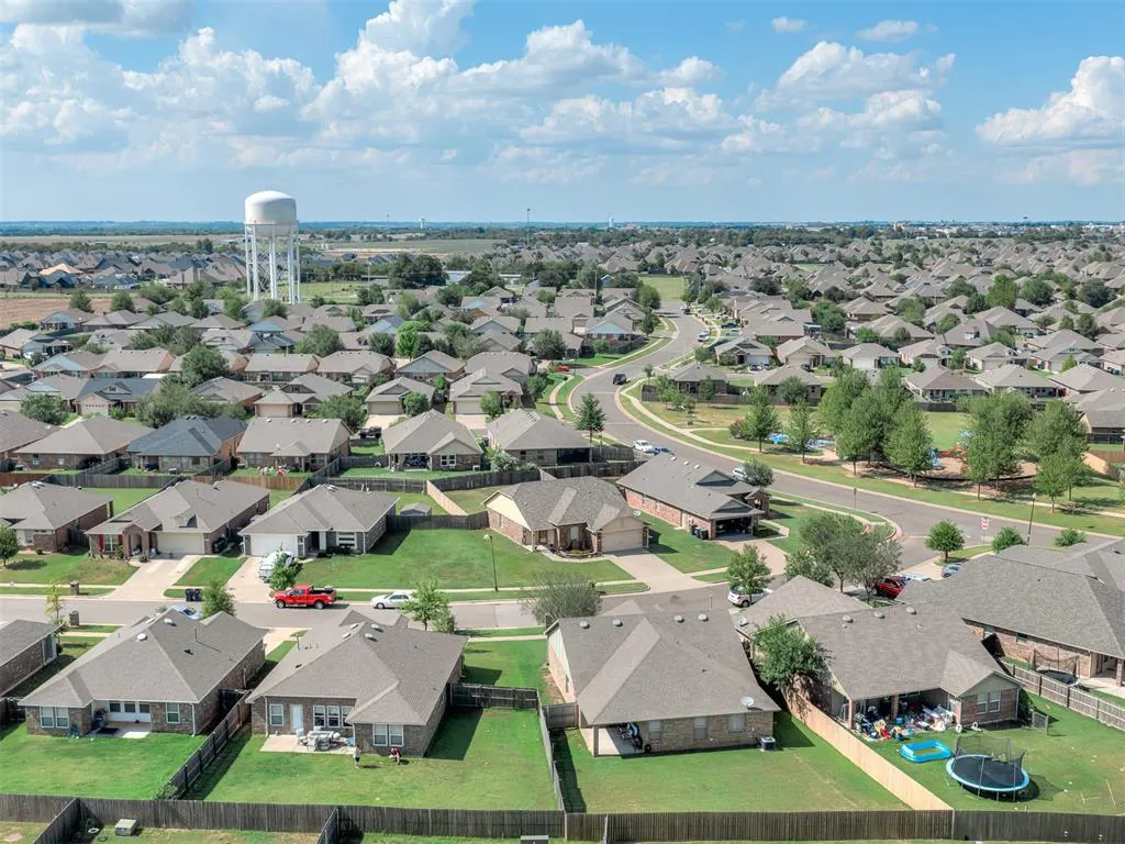 Photo 35 — 13305 SW 4th Street, Yukon, OK 73099