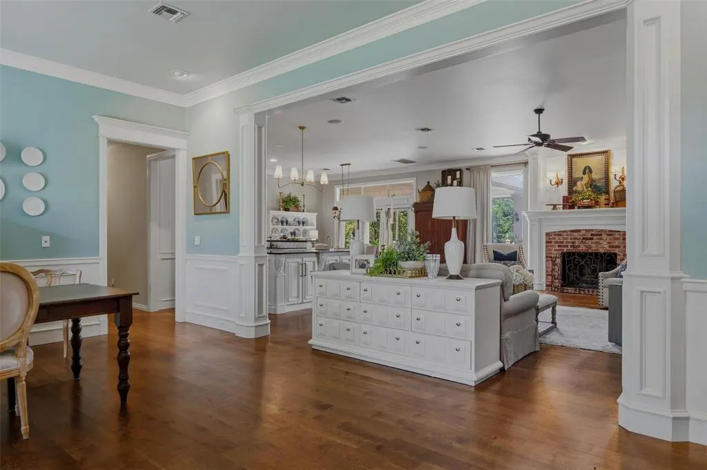 Photo 2 — 2 S Arcadian Oaks Drive, Edmond, OK 73034