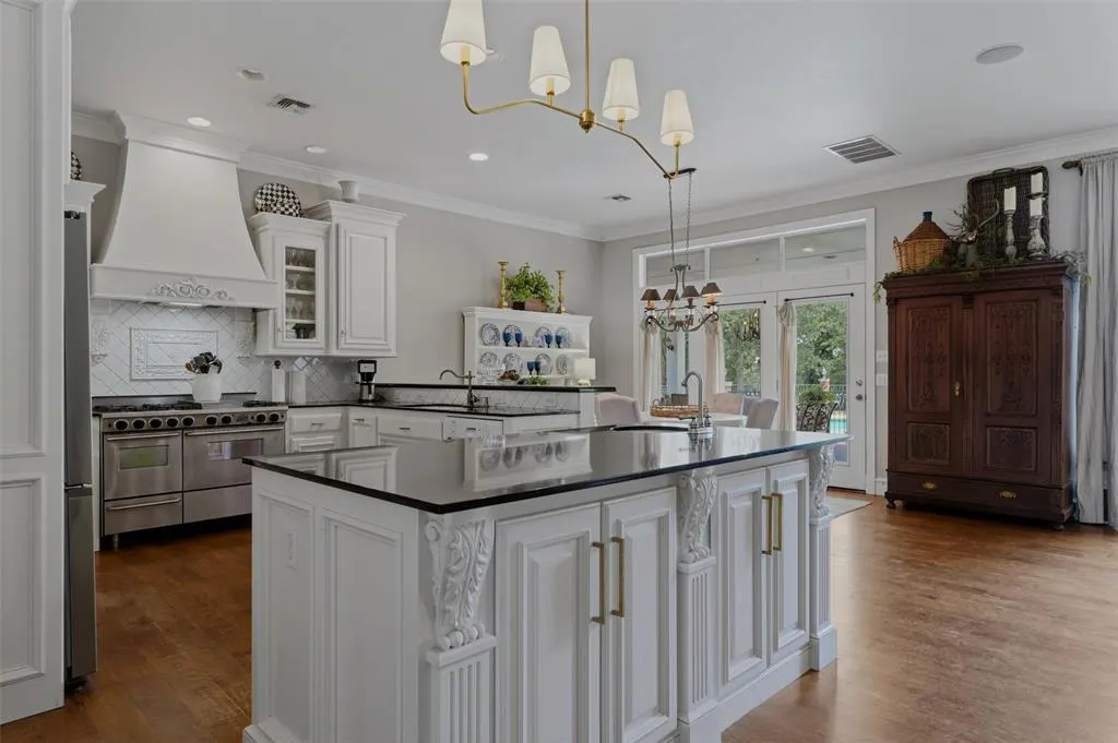 Photo 10 — 2 S Arcadian Oaks Drive, Edmond, OK 73034