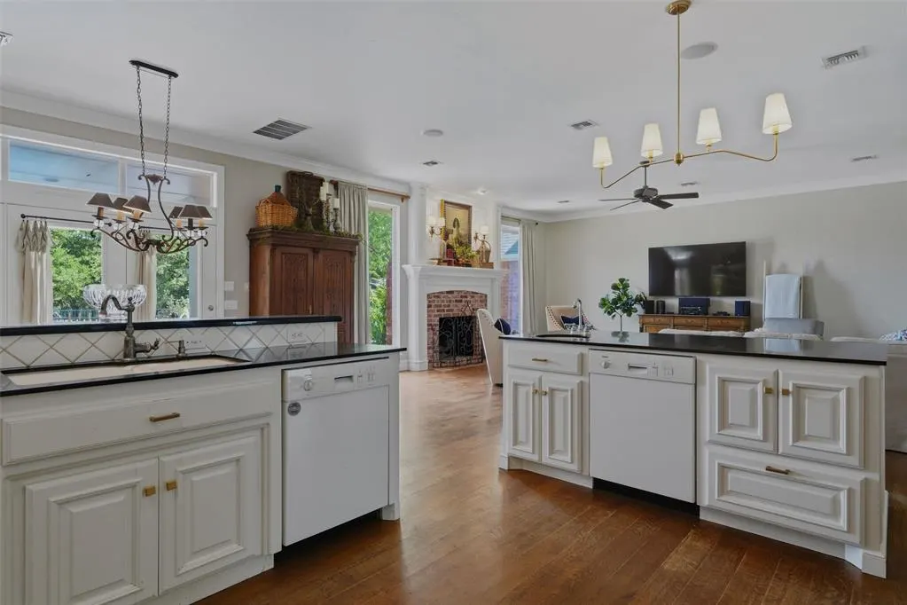 Photo 11 — 2 S Arcadian Oaks Drive, Edmond, OK 73034