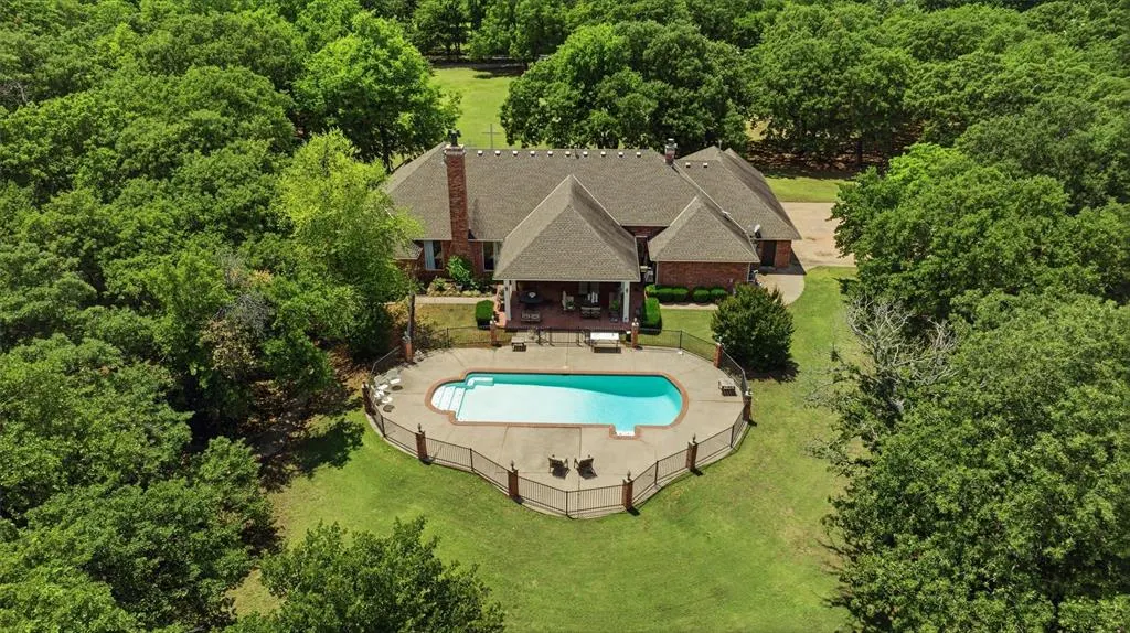 Photo 31 — 2 S Arcadian Oaks Drive, Edmond, OK 73034