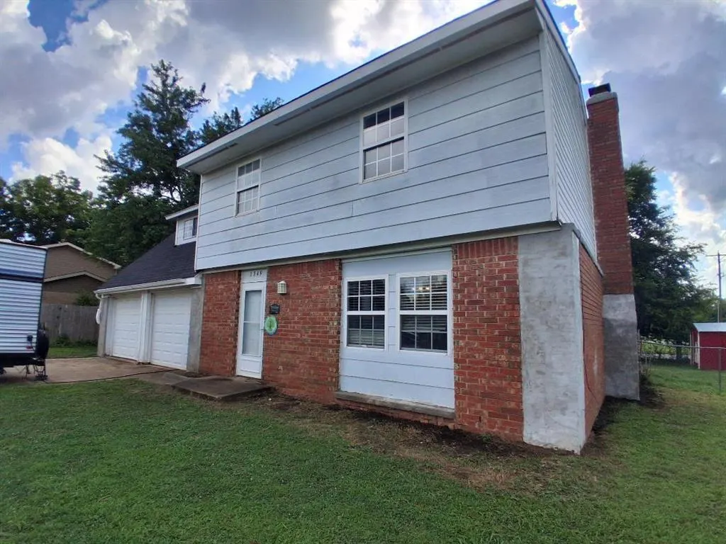 Front exterior — 1349 Neighborhood Place, Seminole, OK 74868