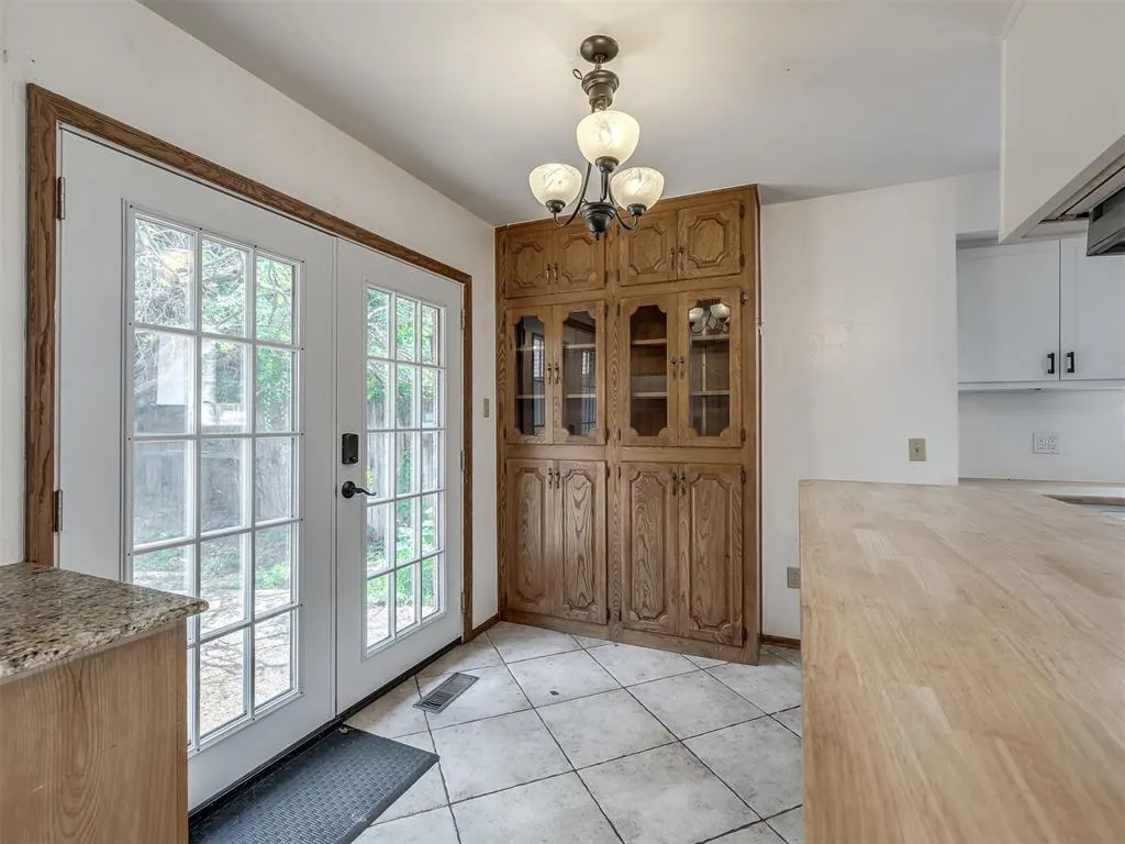 Photo 9 — 406 Hardy Drive, Edmond, OK 73013