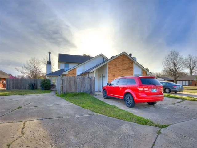 Photo 3 — 1811 Wren Street, Norman, OK 73069