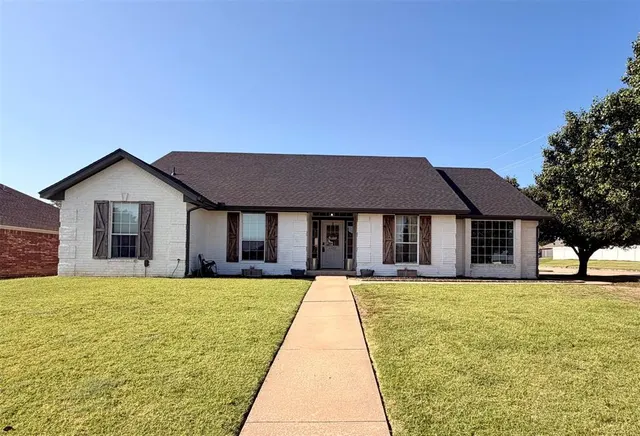 Front exterior — 1301 Manchester Drive, Shawnee, OK 74804