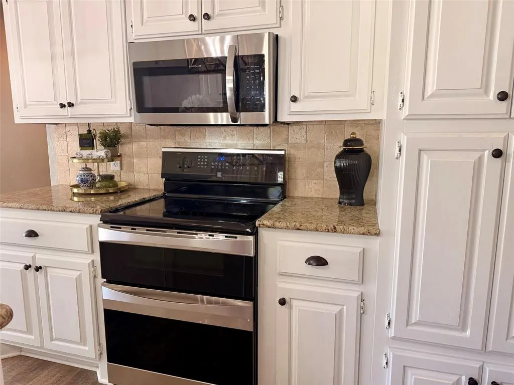 Photo 11 — 1301 Manchester Drive, Shawnee, OK 74804