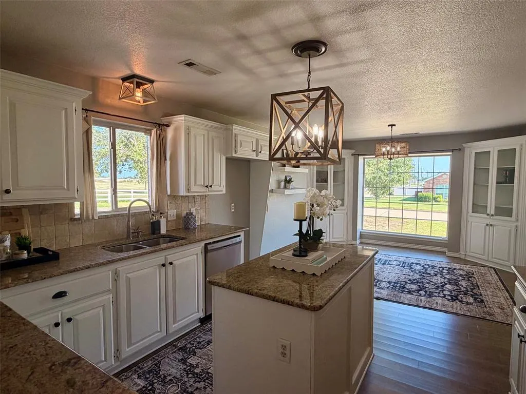 Photo 12 — 1301 Manchester Drive, Shawnee, OK 74804