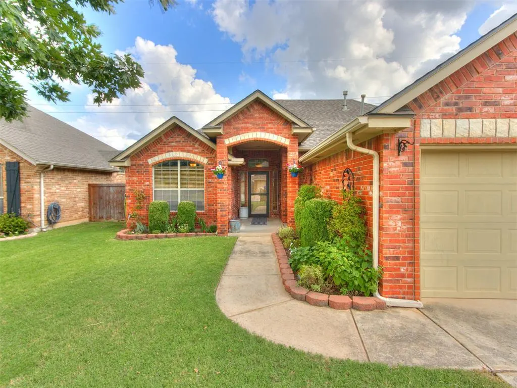 Photo 3 — 533 SW 157th Street, Oklahoma City, OK 73170