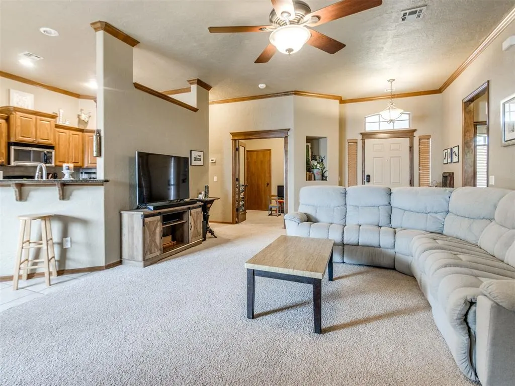 Photo 5 — 533 SW 157th Street, Oklahoma City, OK 73170
