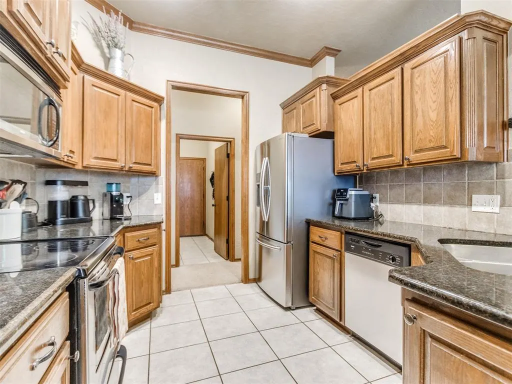 Photo 12 — 533 SW 157th Street, Oklahoma City, OK 73170