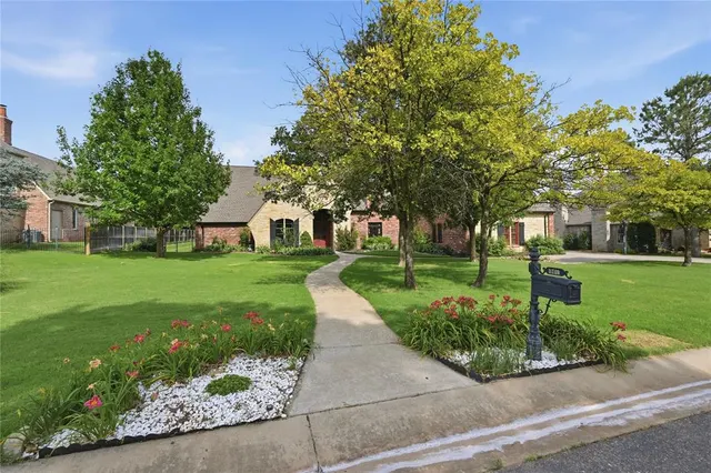 Photo 3 — 3740 Redmont Trace, Edmond, OK 73034