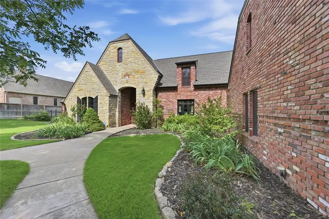 Photo 4 — 3740 Redmont Trace, Edmond, OK 73034