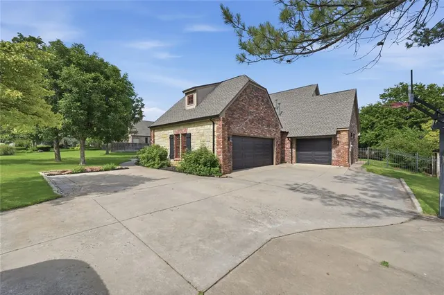 Photo 6 — 3740 Redmont Trace, Edmond, OK 73034