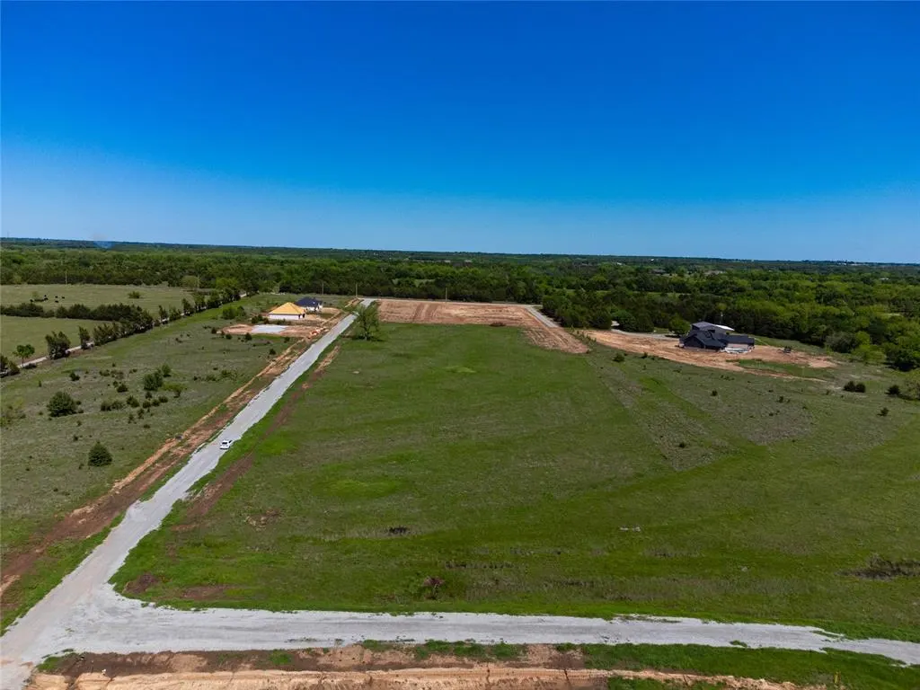 Photo 2 — 2914 E Cedar Creek Pass, Stillwater, OK 74075