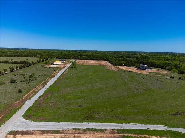 Photo 2 — 2914 E Cedar Creek Pass, Stillwater, OK 74075