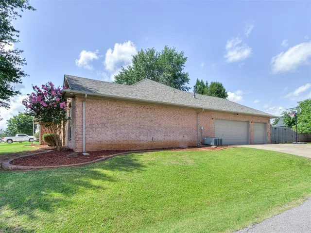 Photo 4 — 4201 Ranch Drive, Edmond, OK 73013