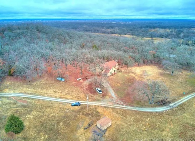 Photo 6 — 12655 Bristlecone Drive, Henryetta, OK 74437
