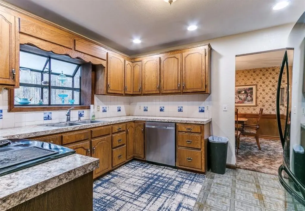 Photo 13 — 12655 Bristlecone Drive, Henryetta, OK 74437