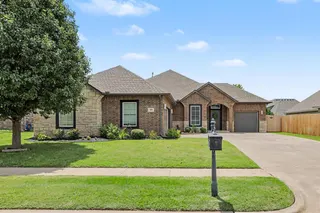 Sold home at 908 NW 186th Street