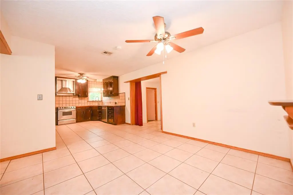 Photo 9 — 27 Shannon Drive, Chickasha, OK 73018
