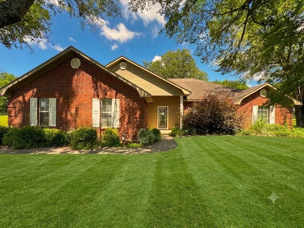 Front exterior — 1075 N 4285 Road, Hugo, OK 74743