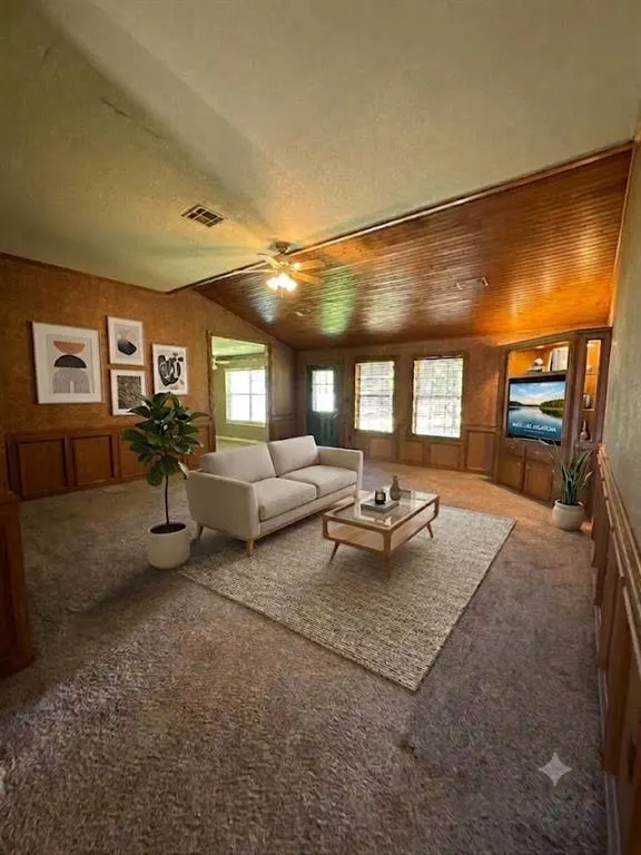 Photo 2 — 1075 N 4285 Road, Hugo, OK 74743