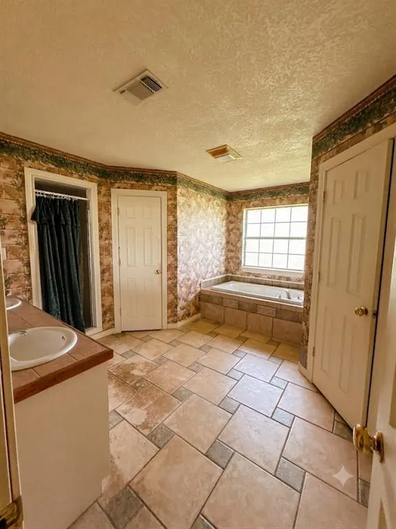 Photo 8 — 1075 N 4285 Road, Hugo, OK 74743