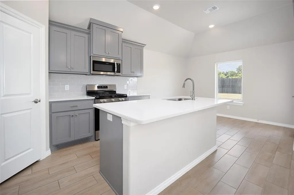 Photo 11 — 4013 Lleyton Drive, Norman, OK 73072
