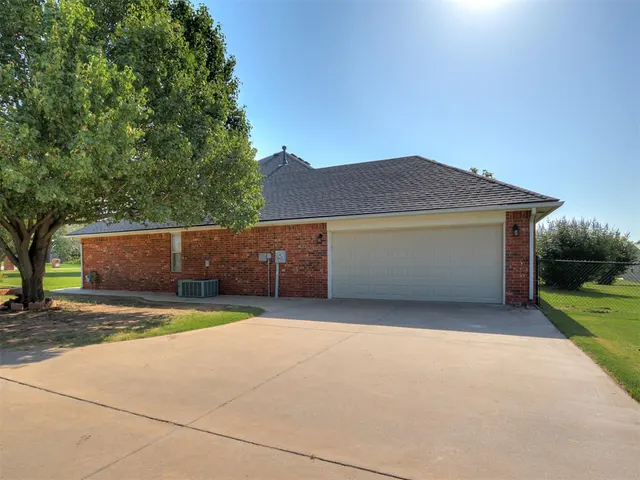 Photo 5 — 20200 SE 43rd Street, Harrah, OK 73045