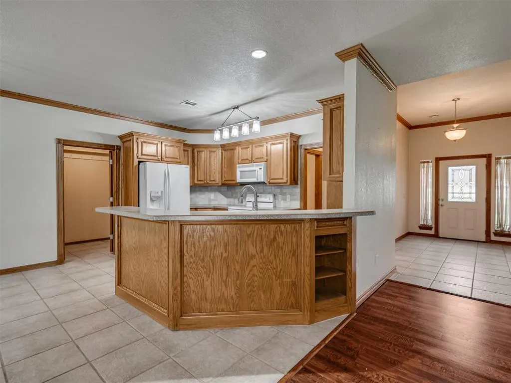 Photo 12 — 20200 SE 43rd Street, Harrah, OK 73045