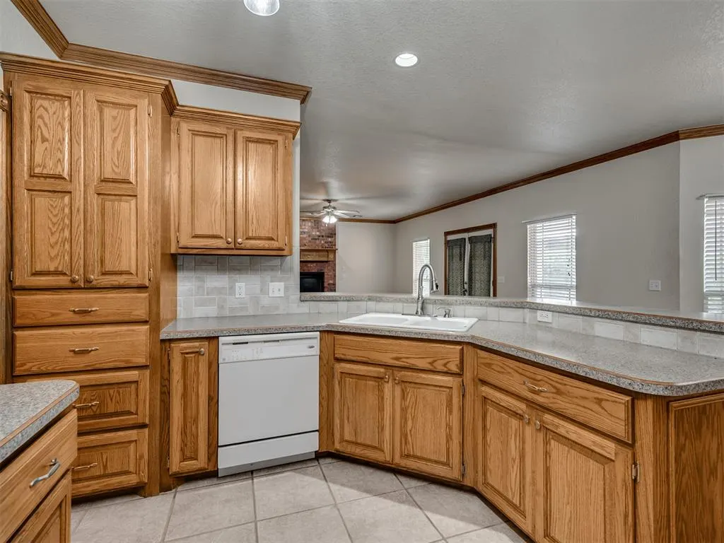Photo 14 — 20200 SE 43rd Street, Harrah, OK 73045