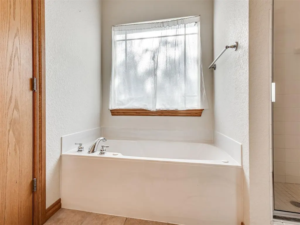 Photo 19 — 20200 SE 43rd Street, Harrah, OK 73045