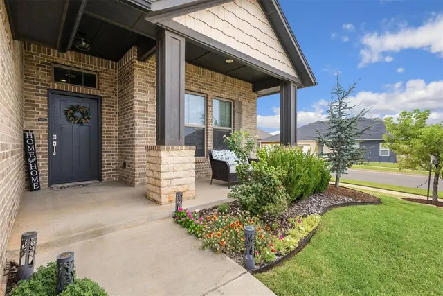 Photo 3 — 15900 Langley Way, Edmond, OK 73013