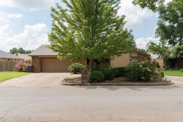 Front exterior — 2624 SW 111th Street, Oklahoma City, OK 73170