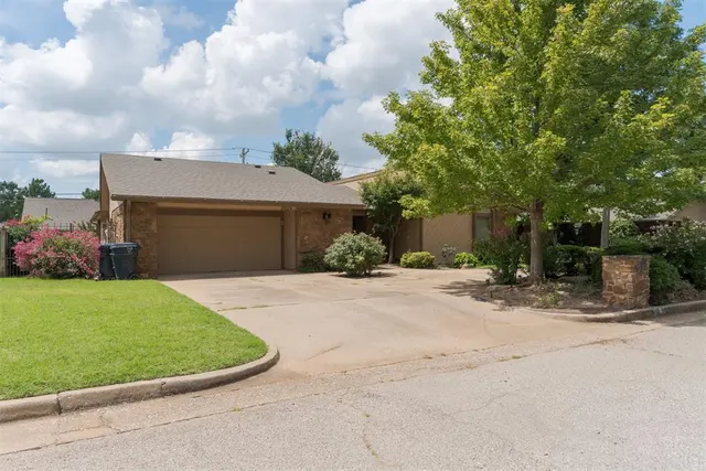 Photo 2 — 2624 SW 111th Street, Oklahoma City, OK 73170
