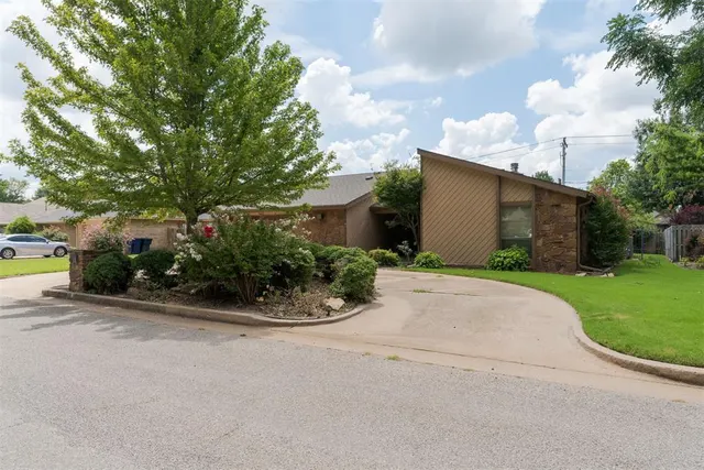 Photo 3 — 2624 SW 111th Street, Oklahoma City, OK 73170