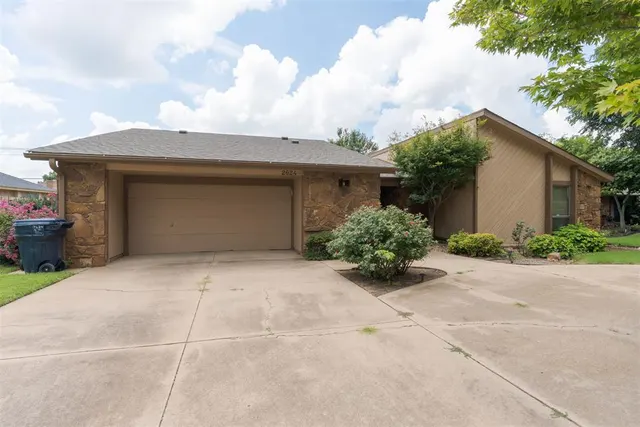 Photo 5 — 2624 SW 111th Street, Oklahoma City, OK 73170