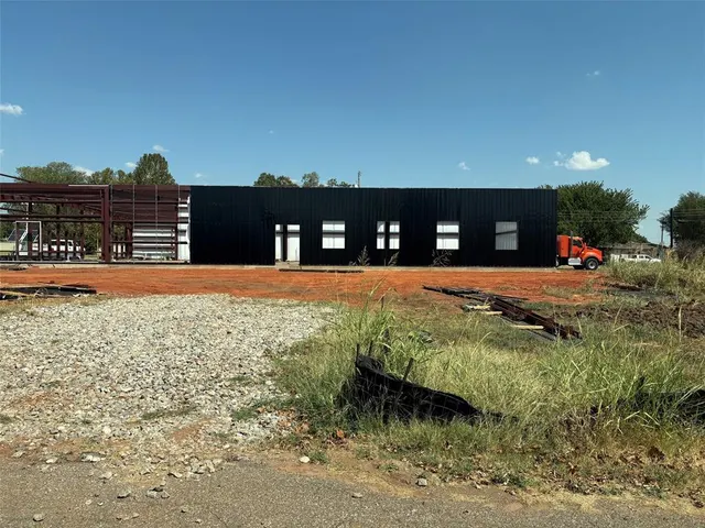 Photo 3 — 205 S Main Street, Cashion, OK 73016