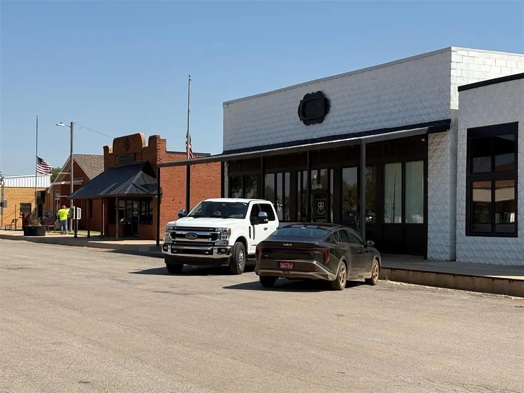 Photo 7 — 205 S Main Street, Cashion, OK 73016
