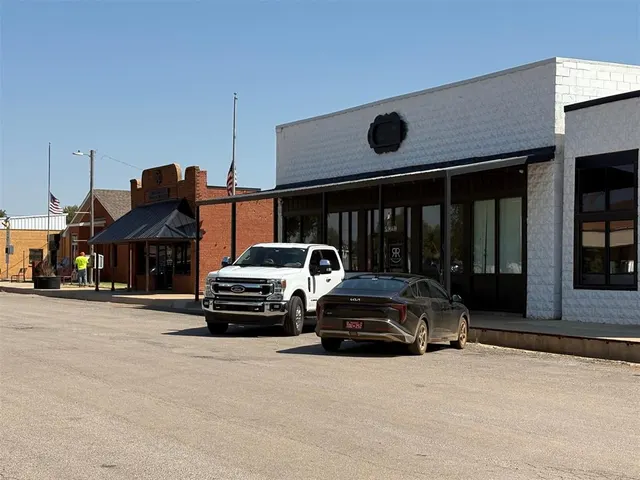 Photo 8 — 205 S Main Street, Cashion, OK 73016