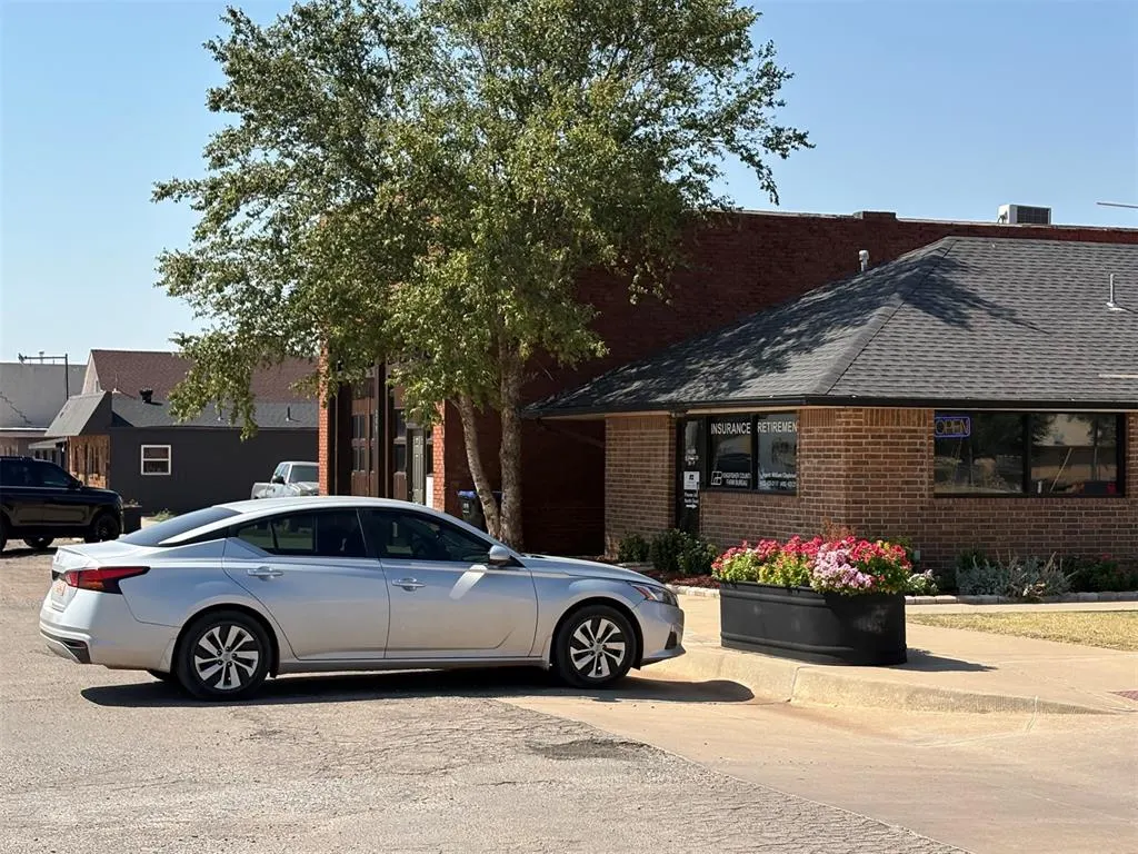 Photo 9 — 205 S Main Street, Cashion, OK 73016
