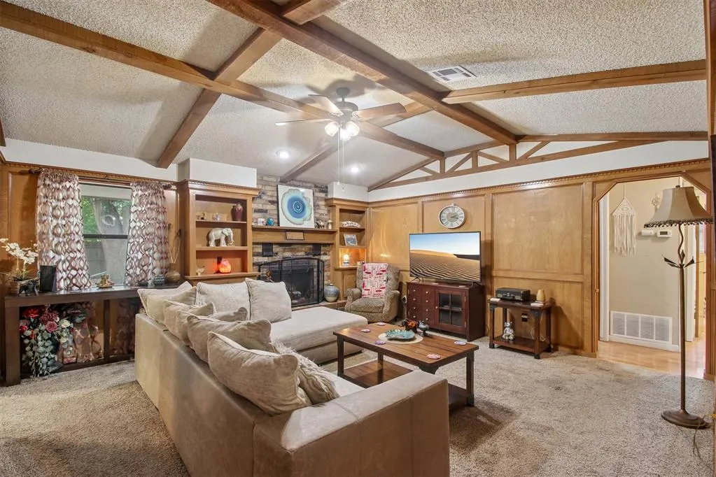 Photo 4 — 1209 NE 6th Street, Moore, OK 73160