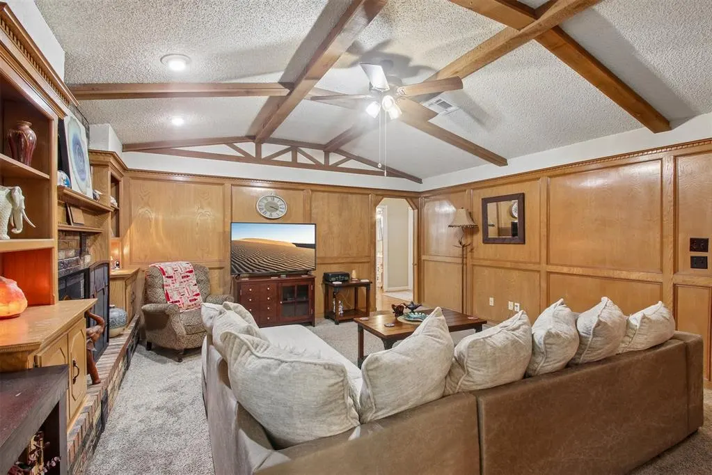 Photo 5 — 1209 NE 6th Street, Moore, OK 73160