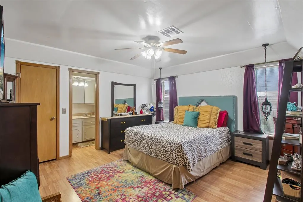 Photo 13 — 1209 NE 6th Street, Moore, OK 73160